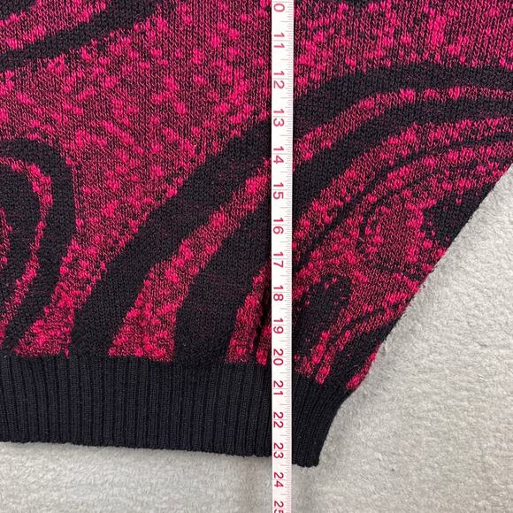 Vintage Women's Dolman Sleeve Acrylic Sweater Red Black Swirl 80s Vibe Retro - Picture 4 of 8